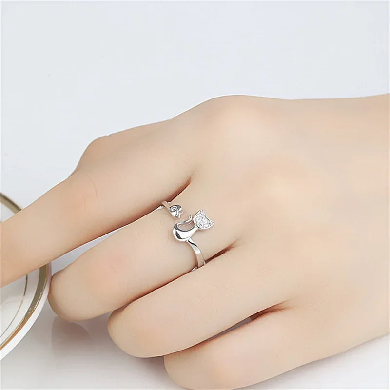 Anillo abierto con diseño de gato – Circonita