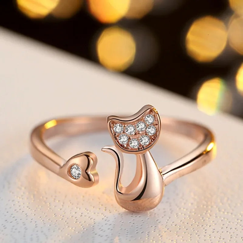 Anillo abierto con diseño de gato – Circonita