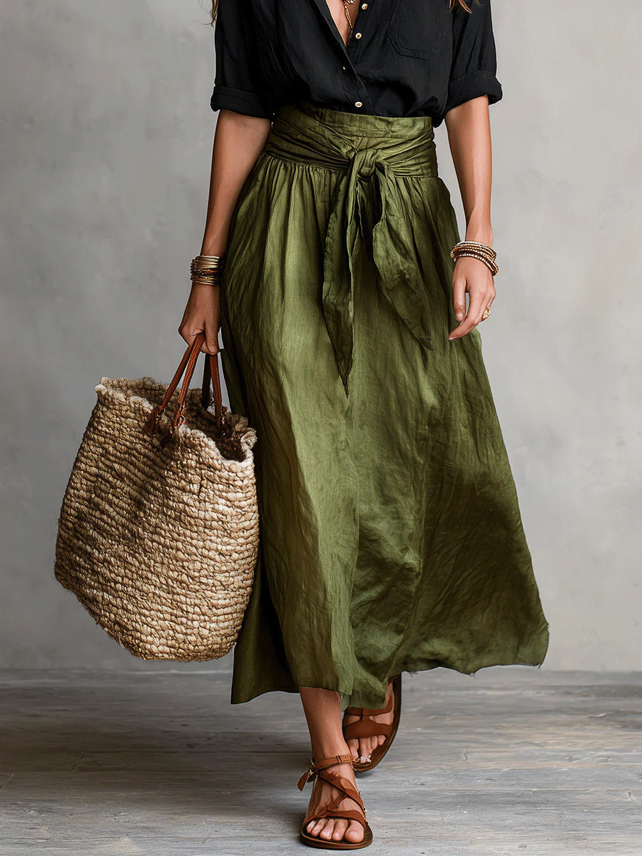 YVERA | Conjunto de dos piezas: camiseta negra y falda midi verde oliva