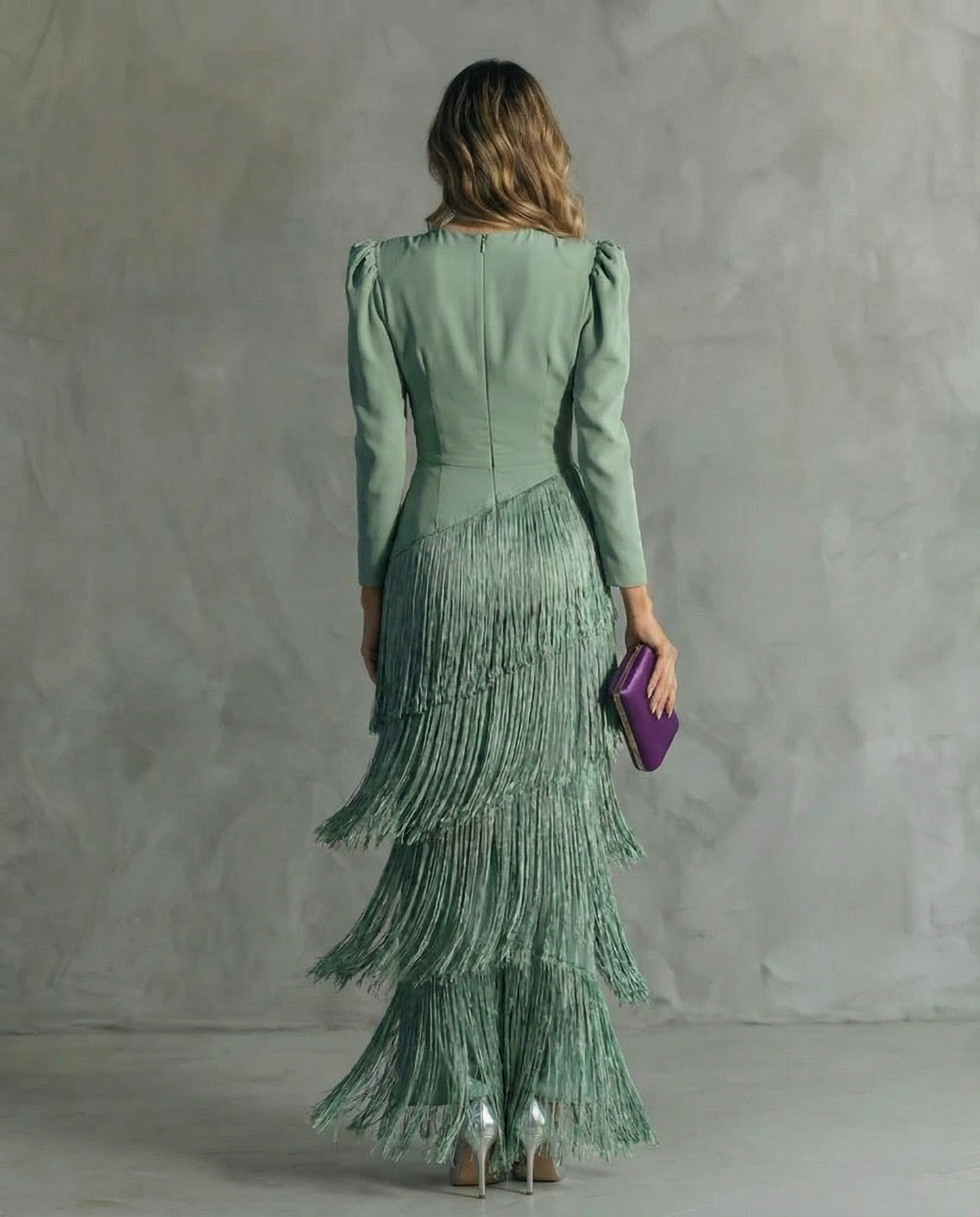MÓNICA | Vestido elegante con mangas de flecos