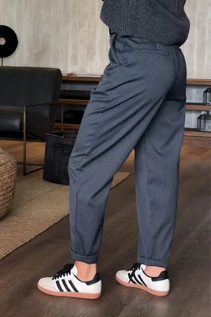 MATHILDA | Pantalón de rayas elegante que realza la figura
